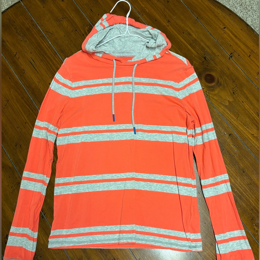 Aeropostale light weight hooded long sleeve shirt